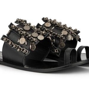 Torgeis Eden Coin Charm Toe Loop Sandal Size 9